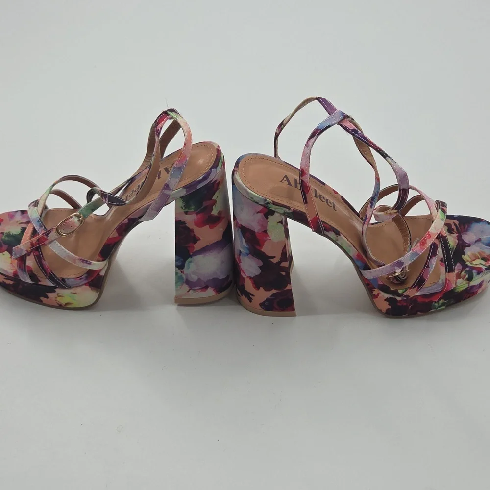 Floral Platform Strappt Sandals - Picture 13 of 16